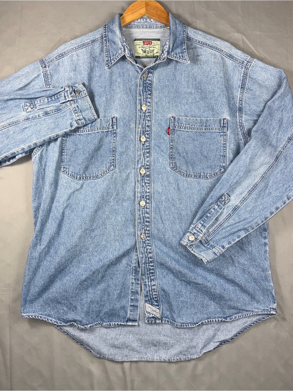 Vintagfe Levi's Shirt Men's Size Large Wash Denim Button Down Shirt